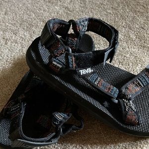 Worn Once… EUC vintage Men’s TeVa sandals